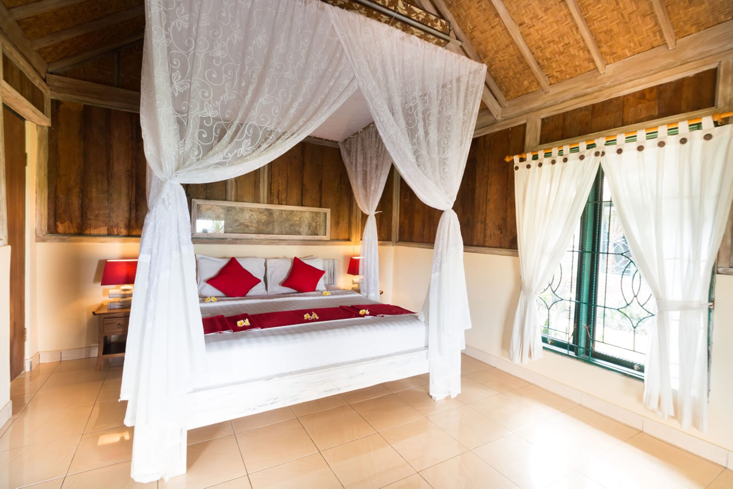 Best 3 Days Yoga, Meditation & Wellness Retreat in Bali – Top accommodation with spacious rooms and rice field views.
