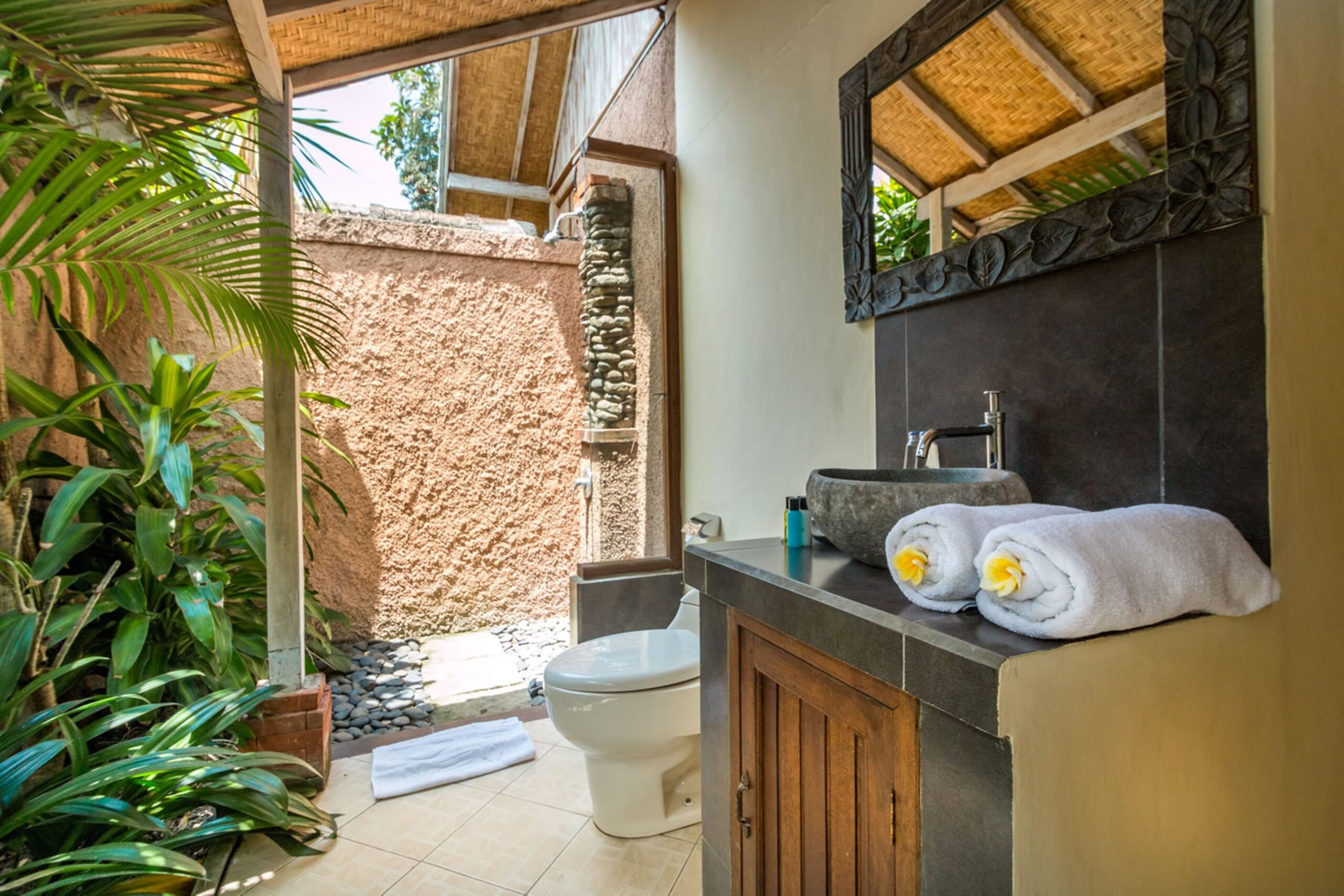 Best 3 Days Yoga, Meditation & Wellness Retreat in Bali – Top accommodation with spacious rooms and rice field views.